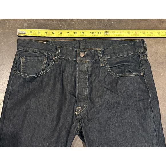 Levis Jeans 501 Mens 34x30 Blue Button Fly Dark Wash Denim Straight Original Fit - Picture 8 of 9